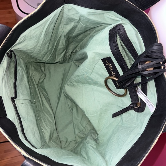 Free People
Women's Green En Riva Raffia Tote - Picture 11 of 11